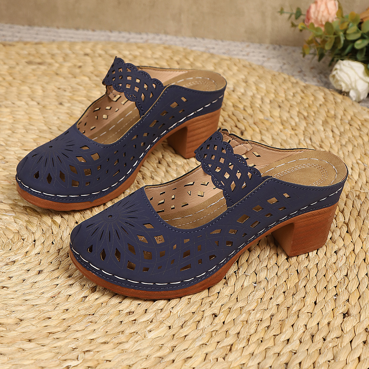 Women's Summer Soft Bottom Hollow Thick Heel Leather Sandals