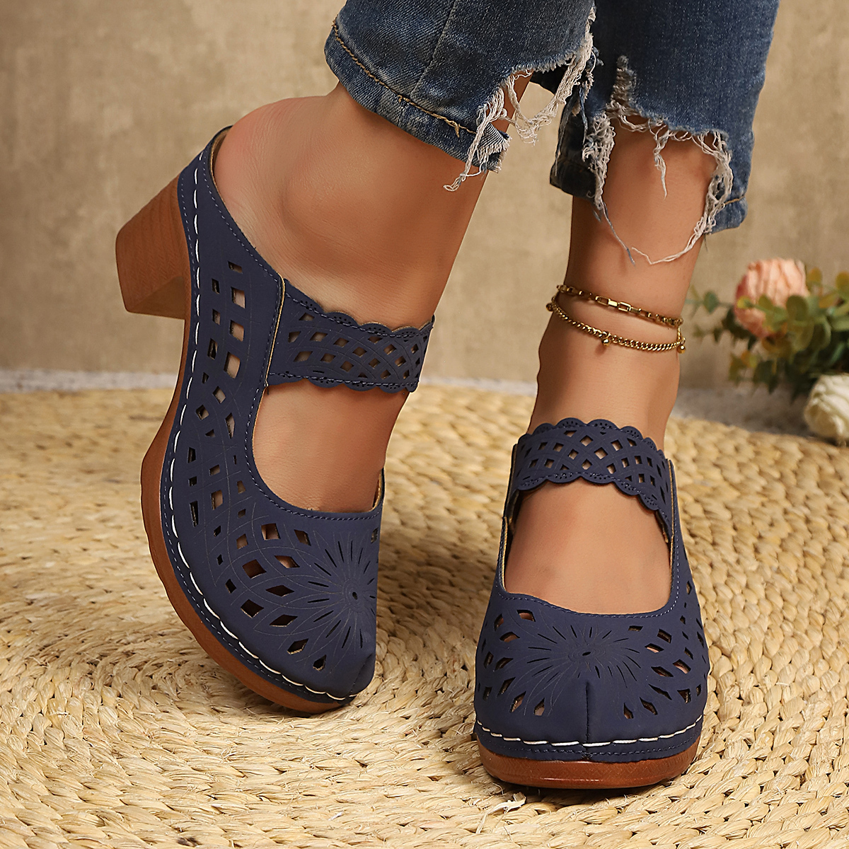 Women's Summer Soft Bottom Hollow Thick Heel Leather Sandals