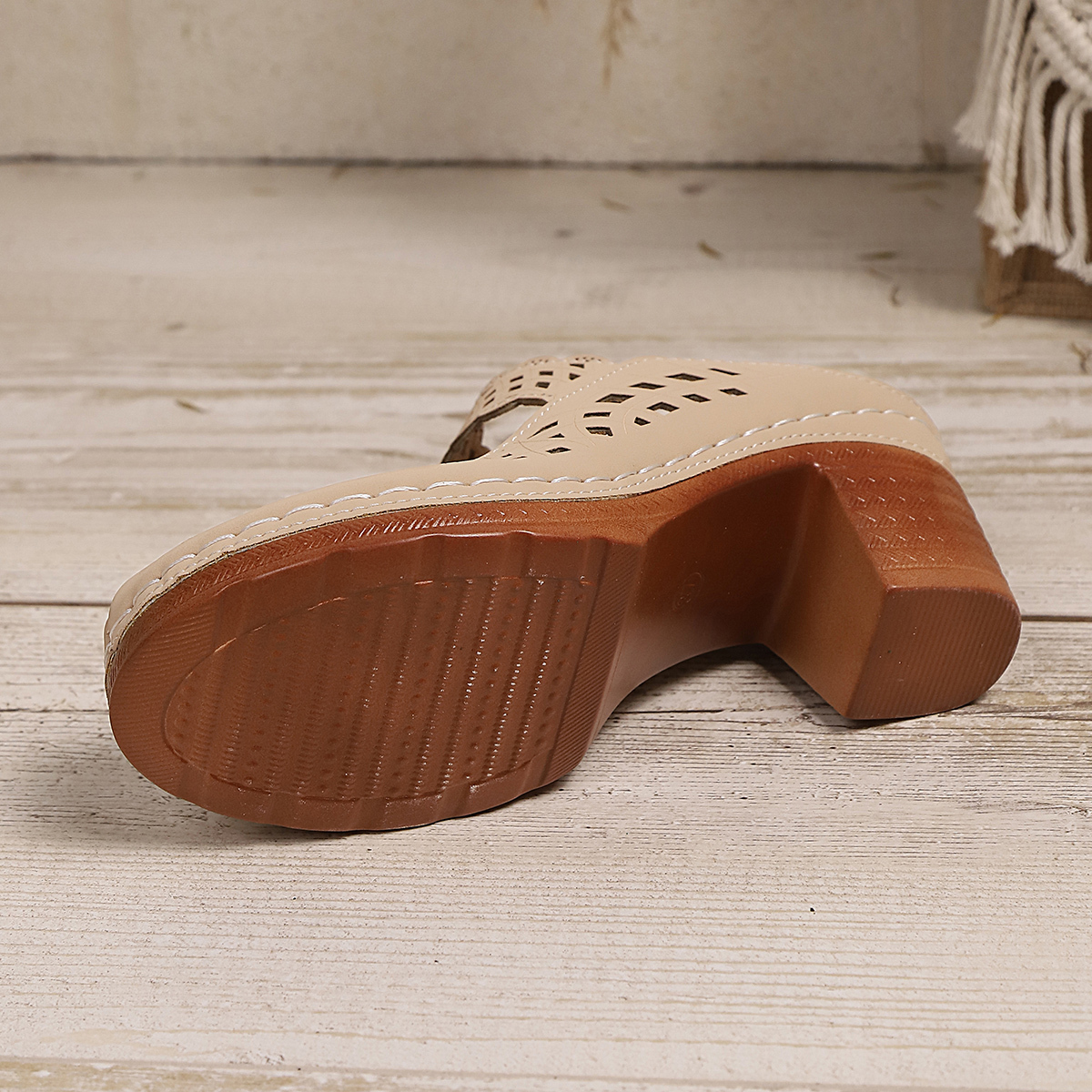 Women's Summer Soft Bottom Hollow Thick Heel Leather Sandals