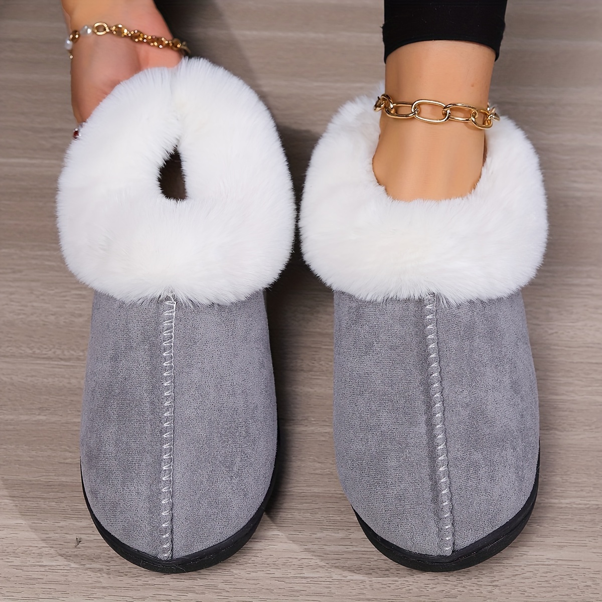 Women's Plush Warm Lightweight Anti-Slip Indoor Slippers