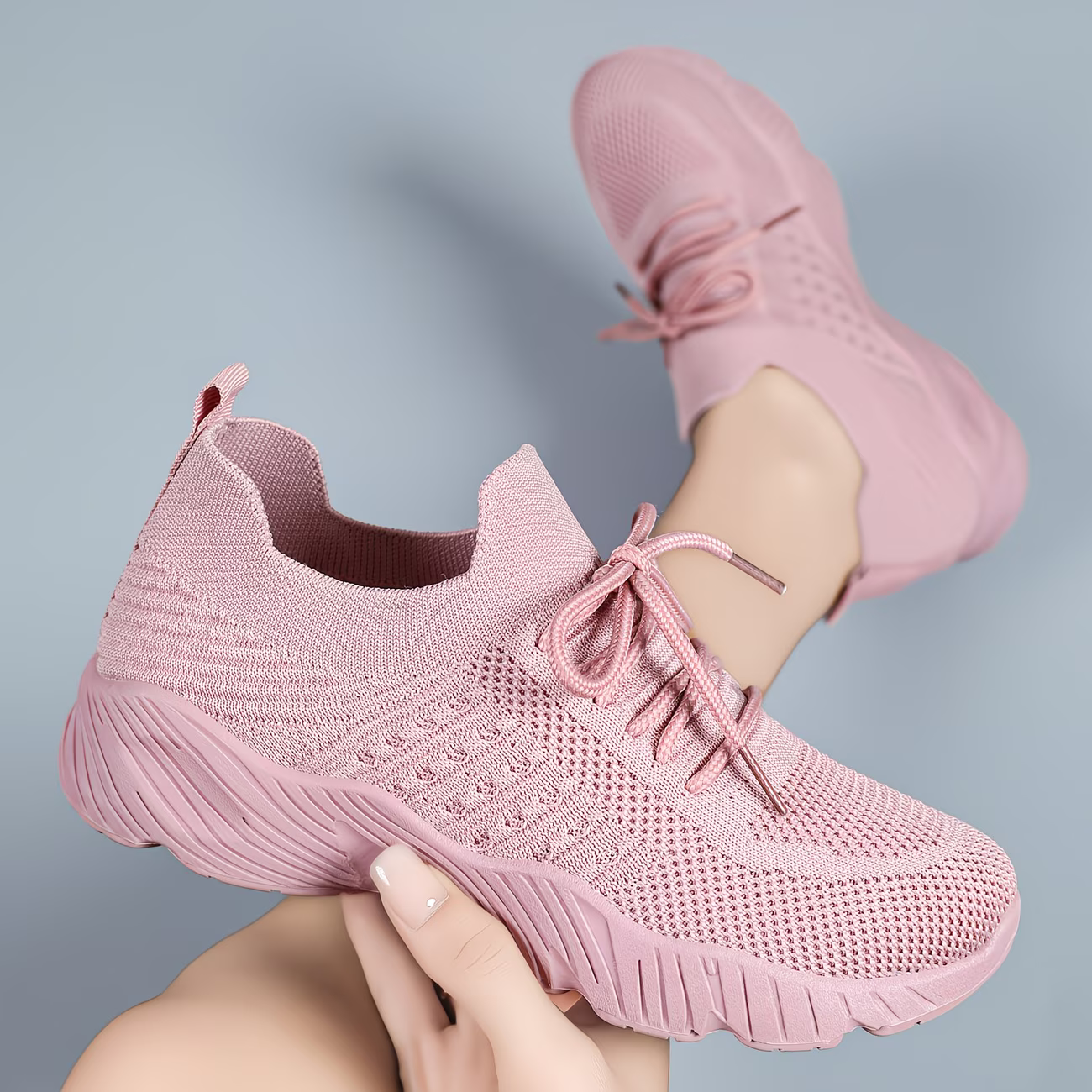 Women‘s Comfortable Mesh Lace-Up Sneakers Sports Shoes