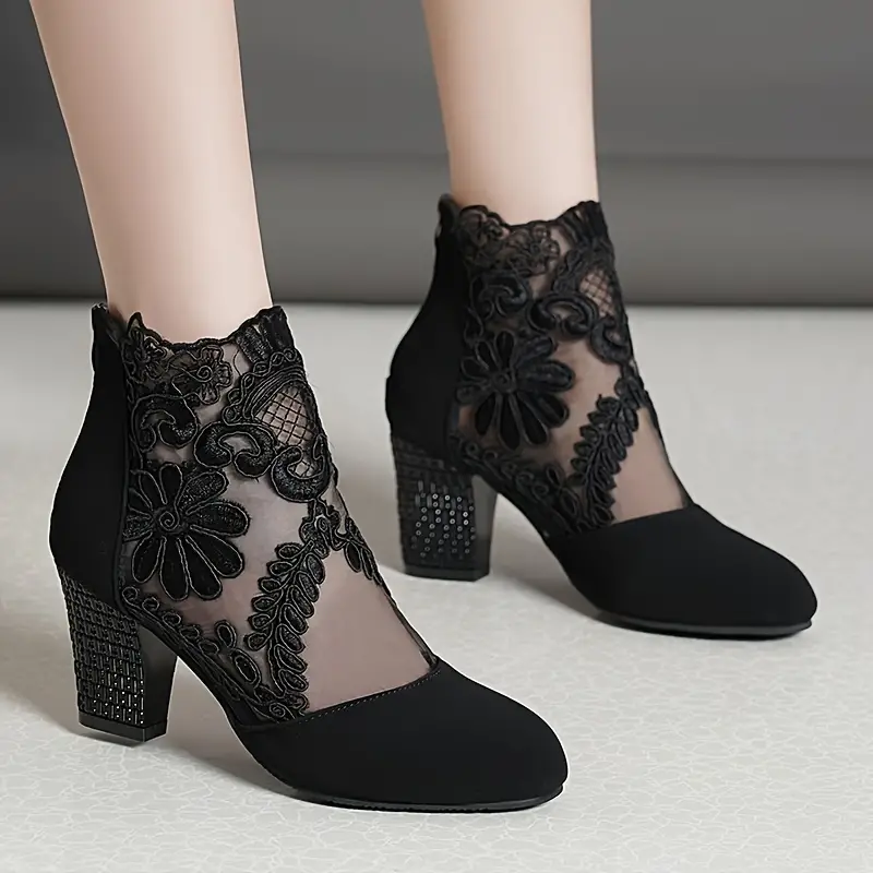 Women's Fashion Floral Lace Versatile Chunky Boots