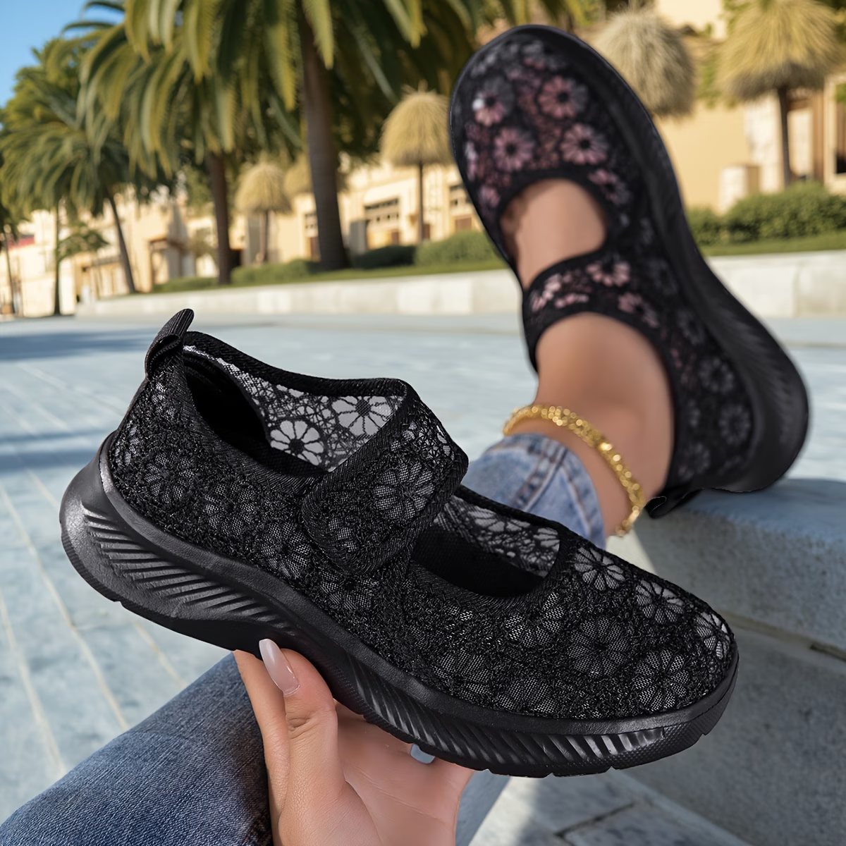 Women's Plus-Size Lace-Pattern Walking Shoes Wide-Toe Barefoot Sneakers Sandals