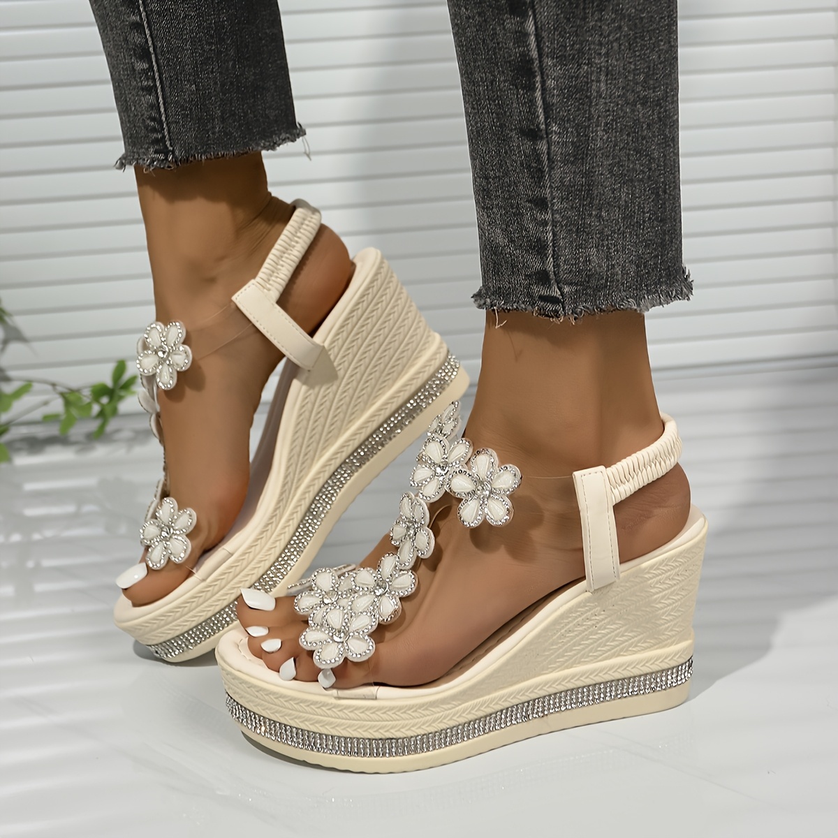 Women's Chic Elegant Flower Slip-On Wedge Sandals