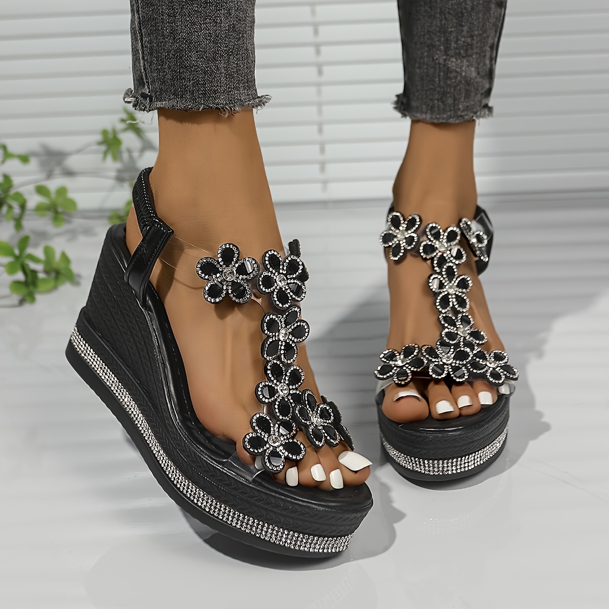 Women's Chic Elegant Flower Slip-On Wedge Sandals