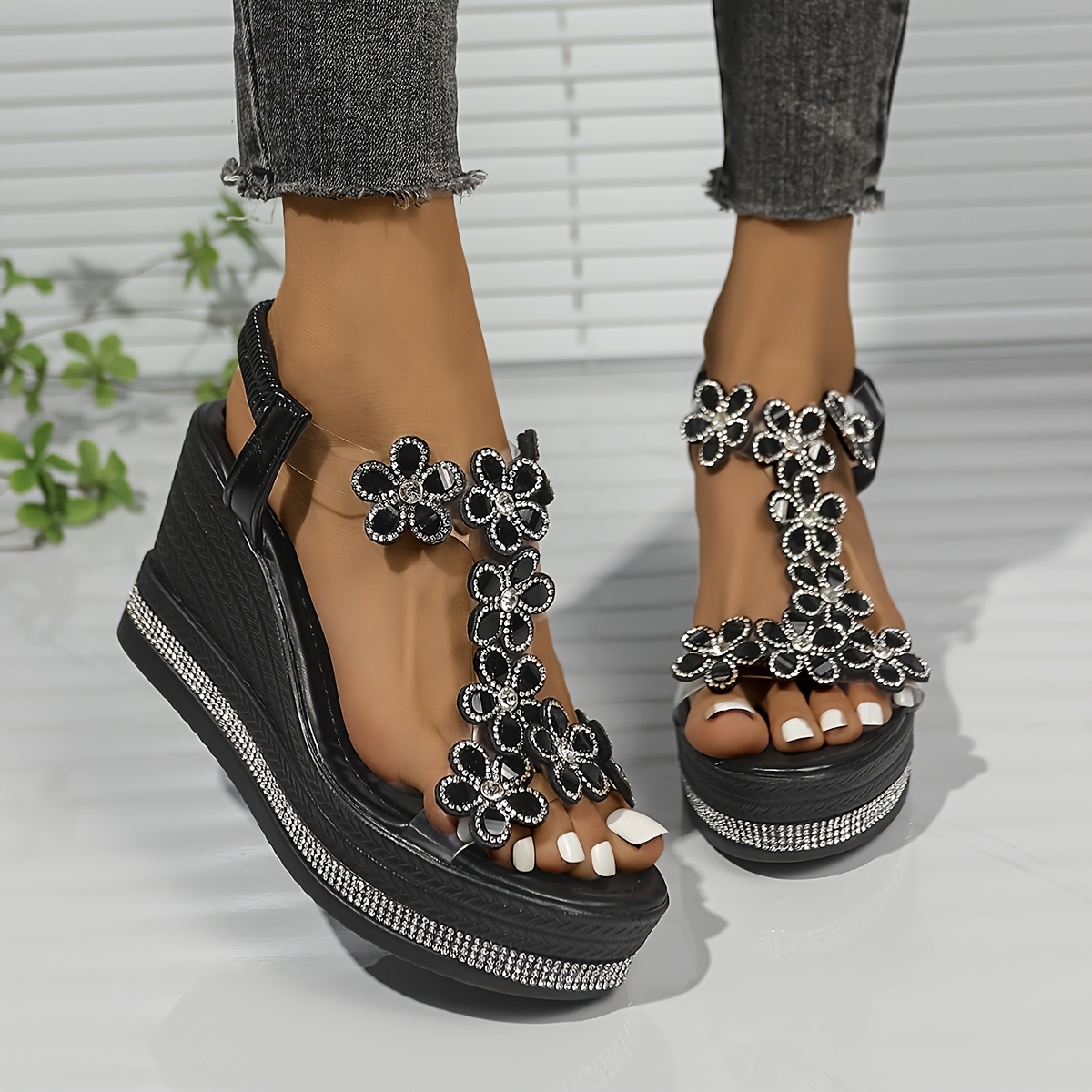 Women's Chic Elegant Flower Slip-On Wedge Sandals