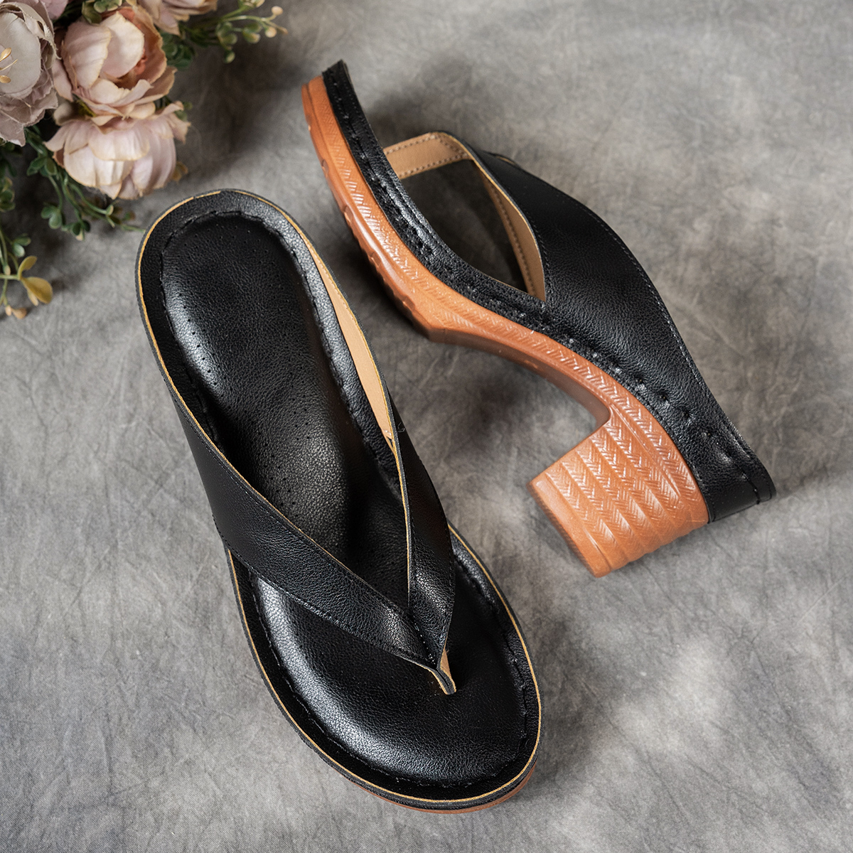 Women's Fashion Split Toe Design Outdoor Beach Non-Slip Thick Wedge Slippers