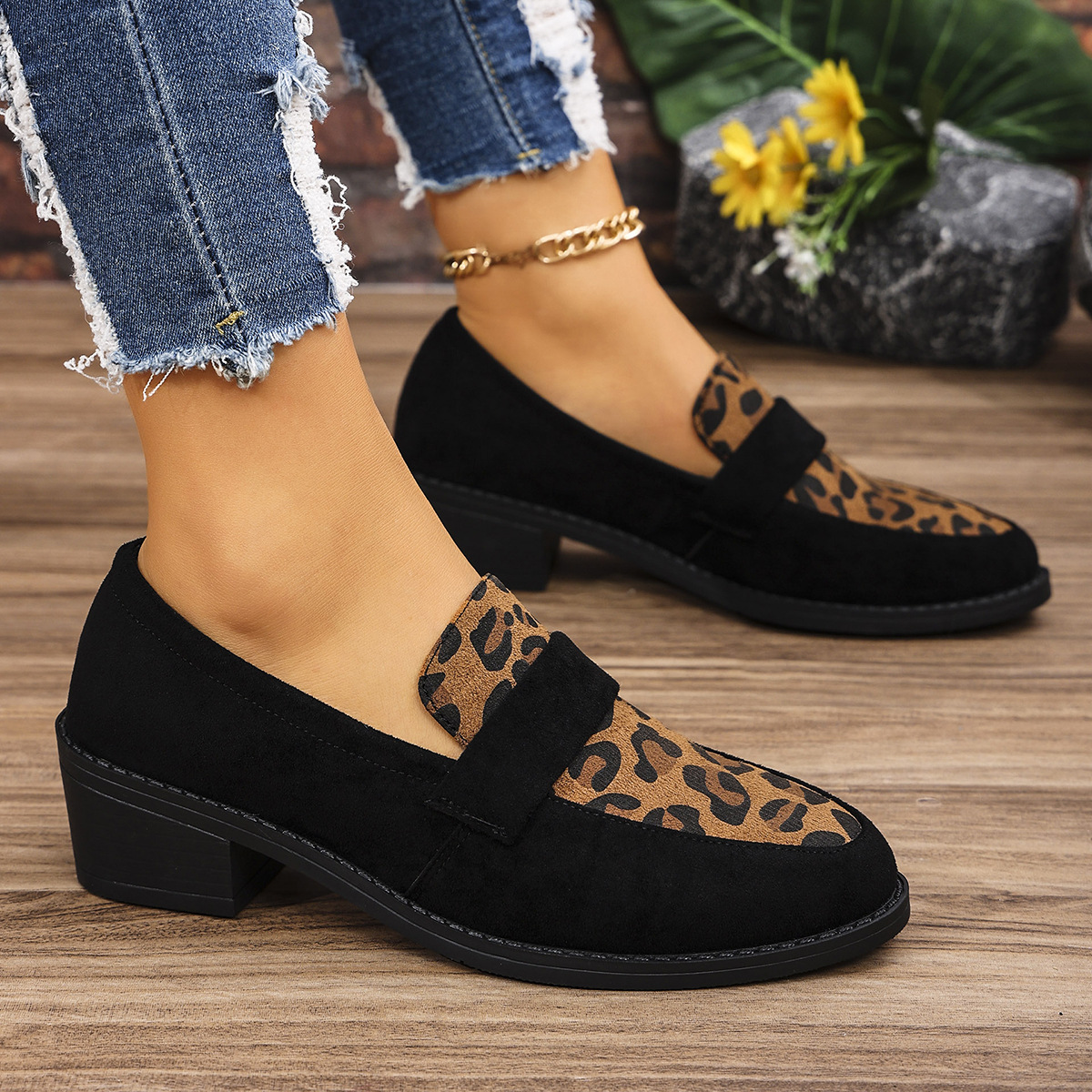 Women's Elegant & Comfortable Suede Leopard Print Slip-on Shoes