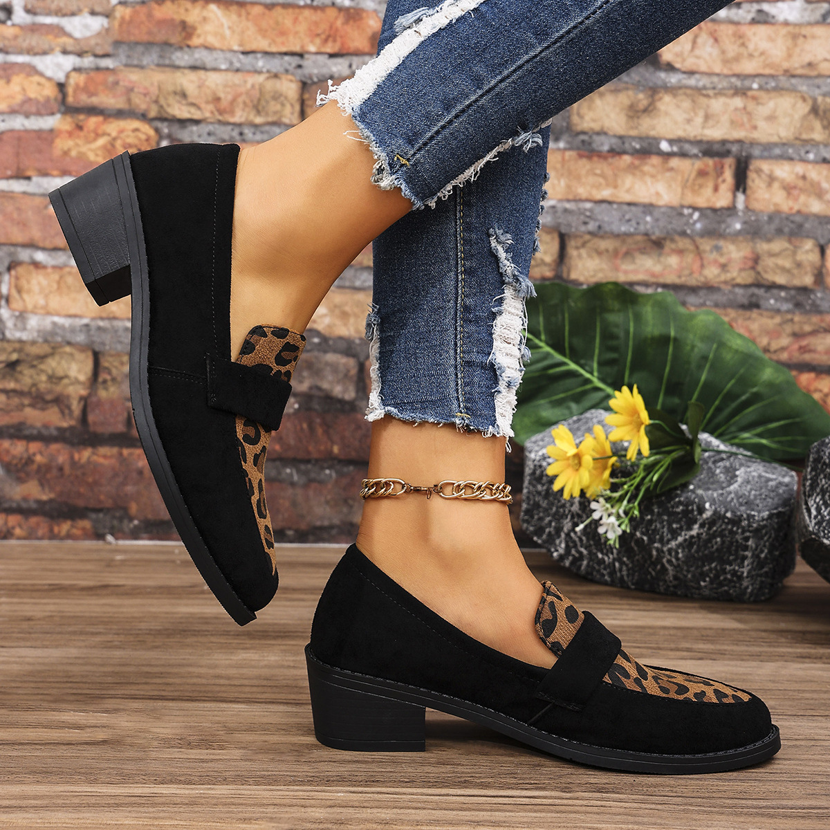 Women's Elegant & Comfortable Suede Leopard Print Slip-on Shoes