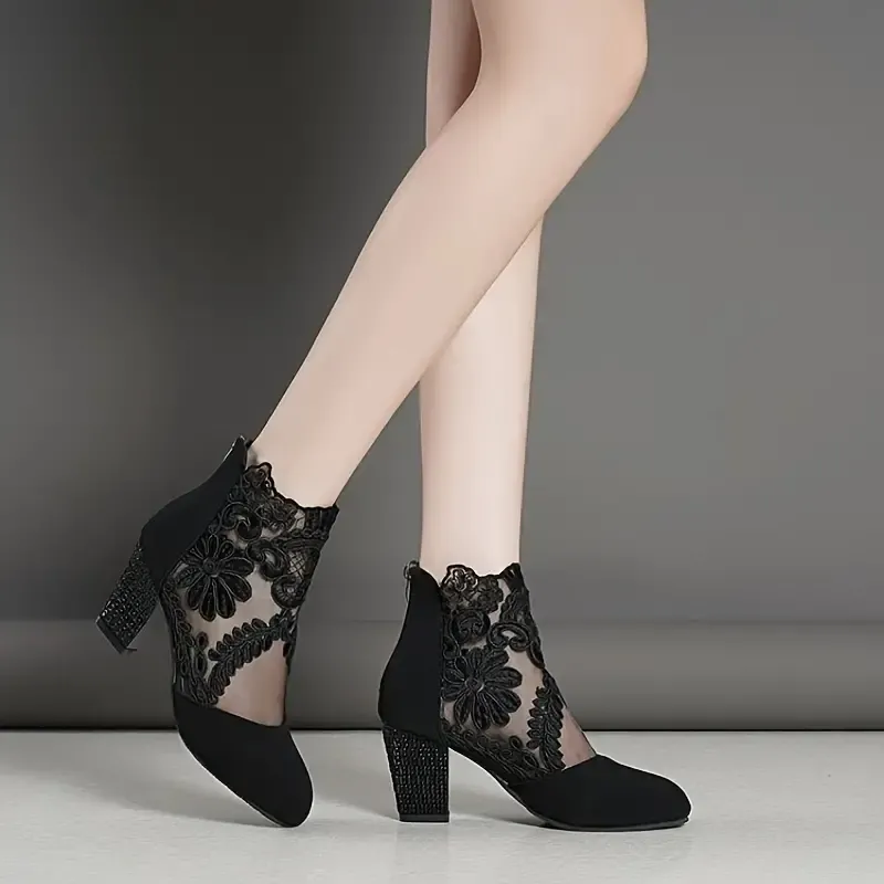 Women's Fashion Floral Lace Versatile Chunky Boots