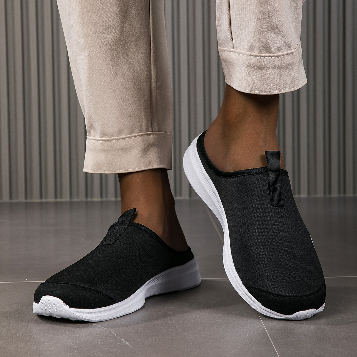 Unisex Breathable & Comfortable Slip-On Shoes Slippers for Indoor/Outdoor