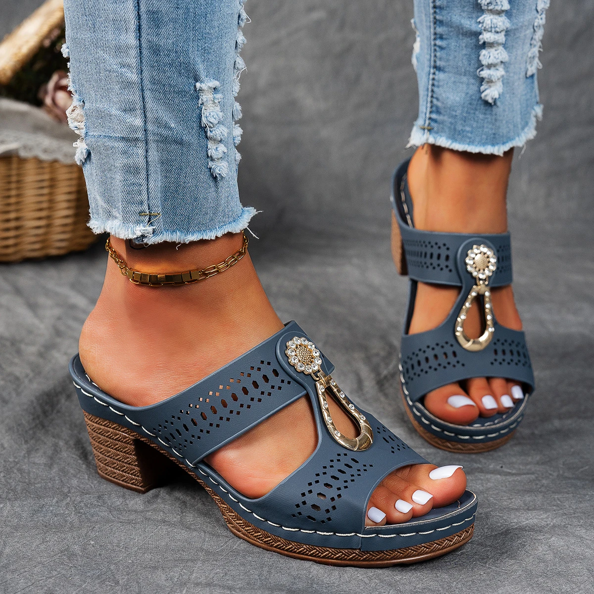 🔥Last Day Promotion 50% OFF - Women's Fashion Rhinestone High Heel Chunky Heel Sandals