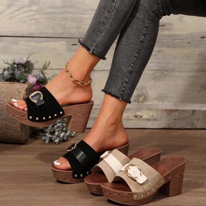 🔥Last Day Promotion 50% OFF - Thick-soled Fashionable Rivet Slippers