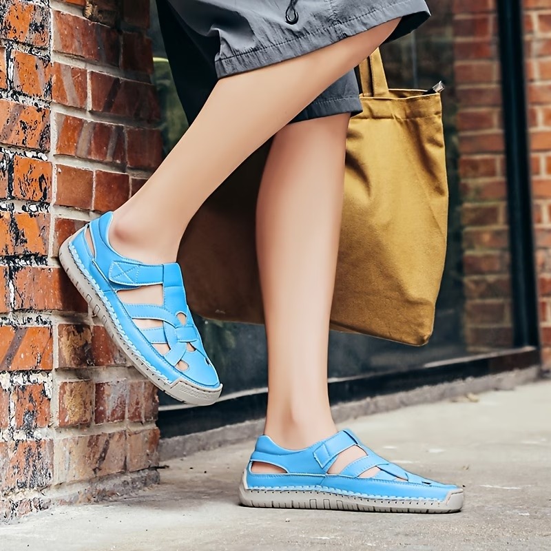 Lightweight wide-fit women's sandals - walk all day without tiring your feet