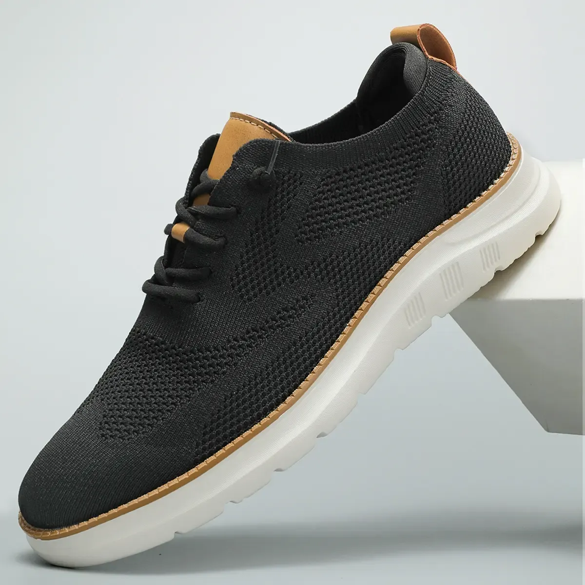 Men's Solid Colour Breathable Walking Shoes
