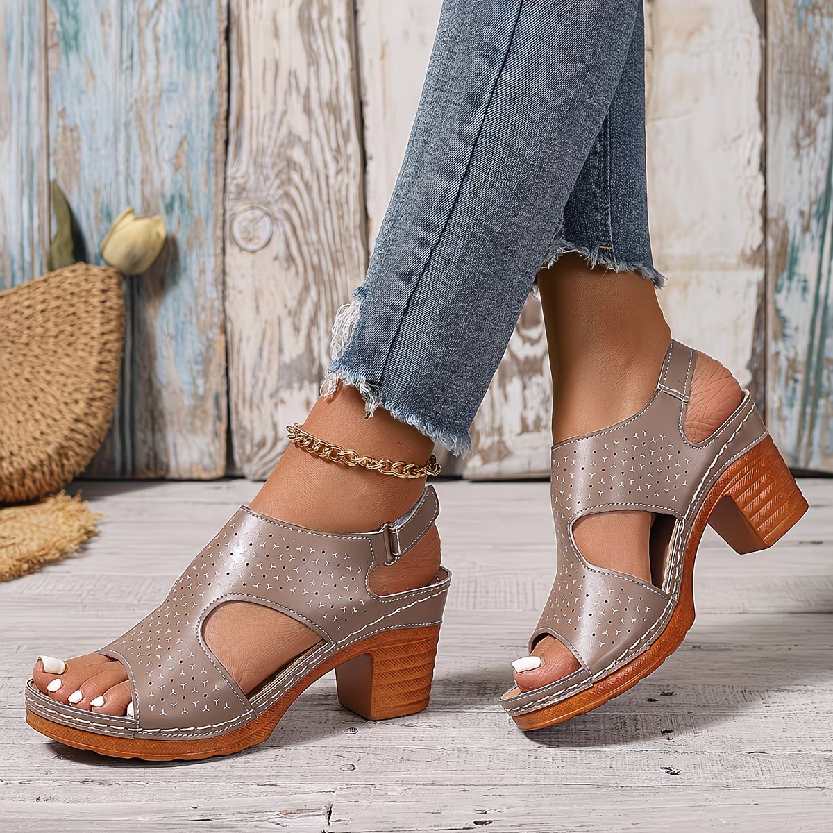 Women's Elegant Chunk-Heeled Sandals