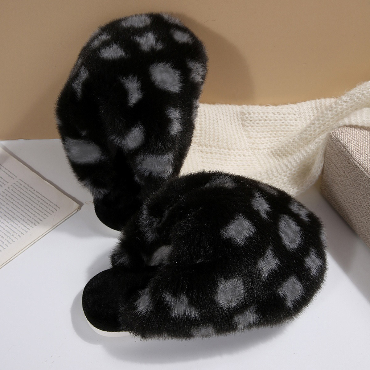 New Trendy Plush Fur Slippers