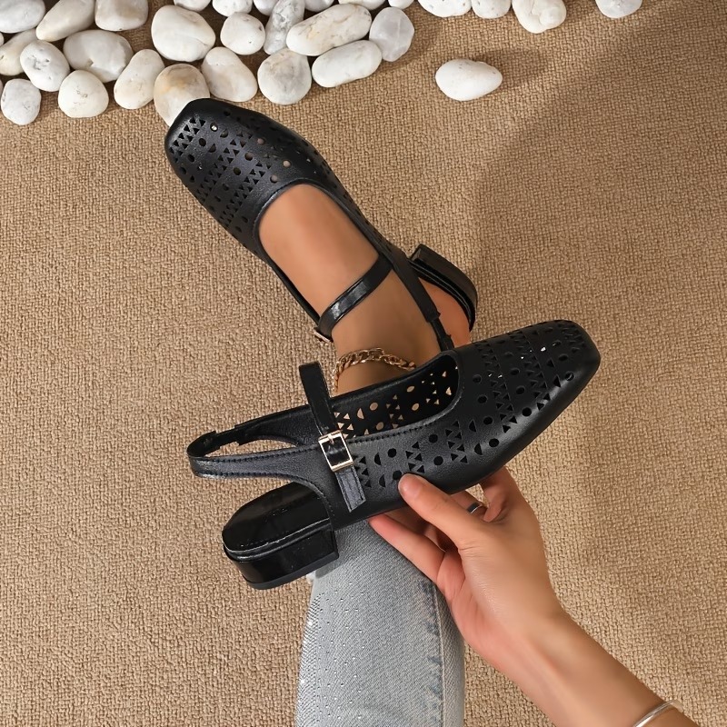 Elegant Female-style Shoes With a Flat-bottomed Top and High Laces