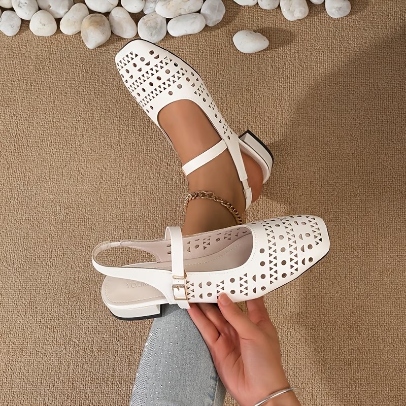 Elegant Female-style Shoes With a Flat-bottomed Top and High Laces