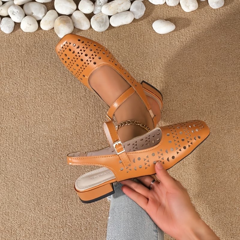 Elegant Female-style Shoes With a Flat-bottomed Top and High Laces