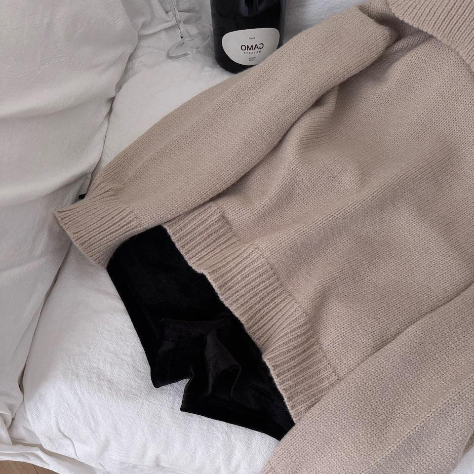 Off Shoulder Halter Neck Long Sleeve Knit Top - image 4