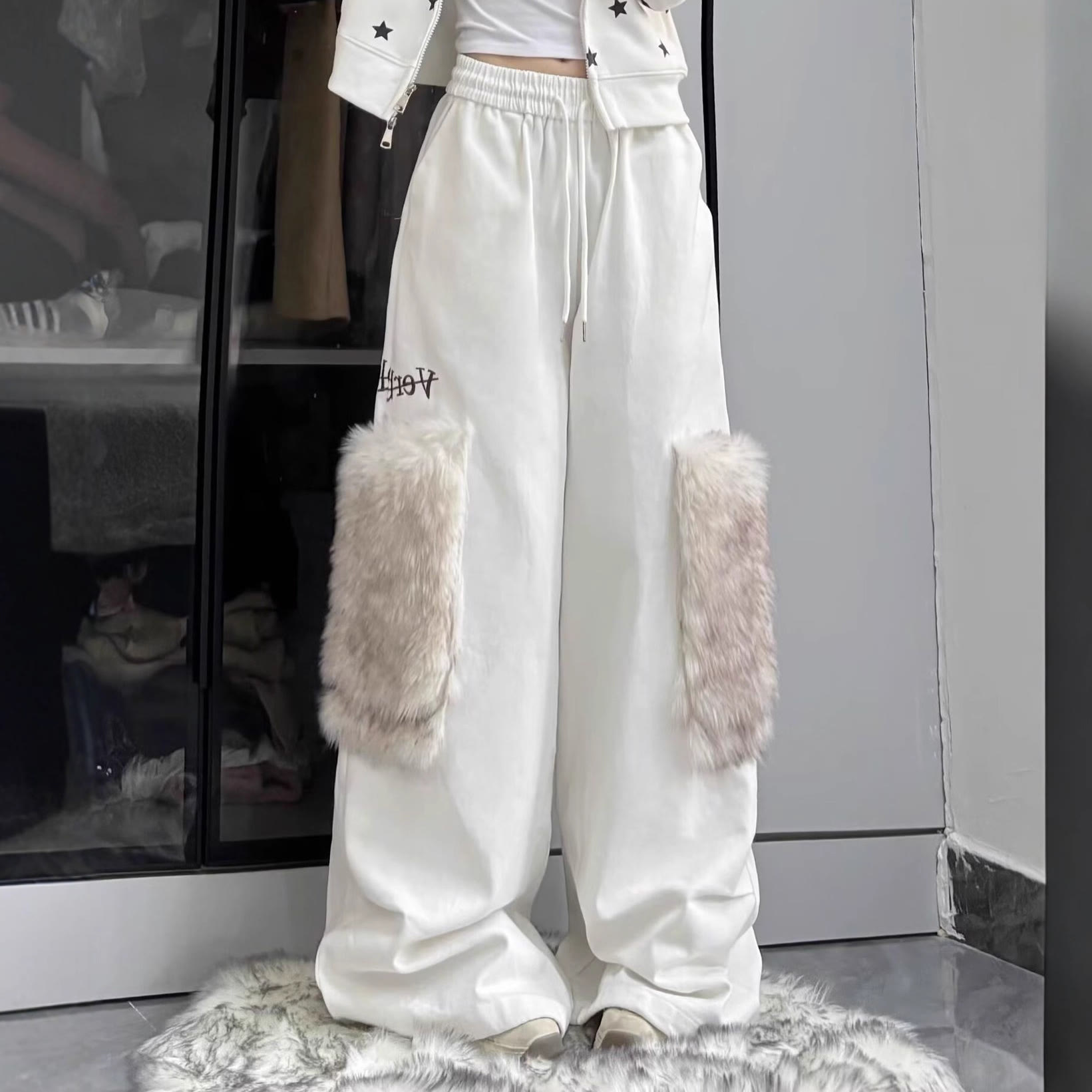 White Fleece-Trimmed Casual Pants with Pockets - image 2