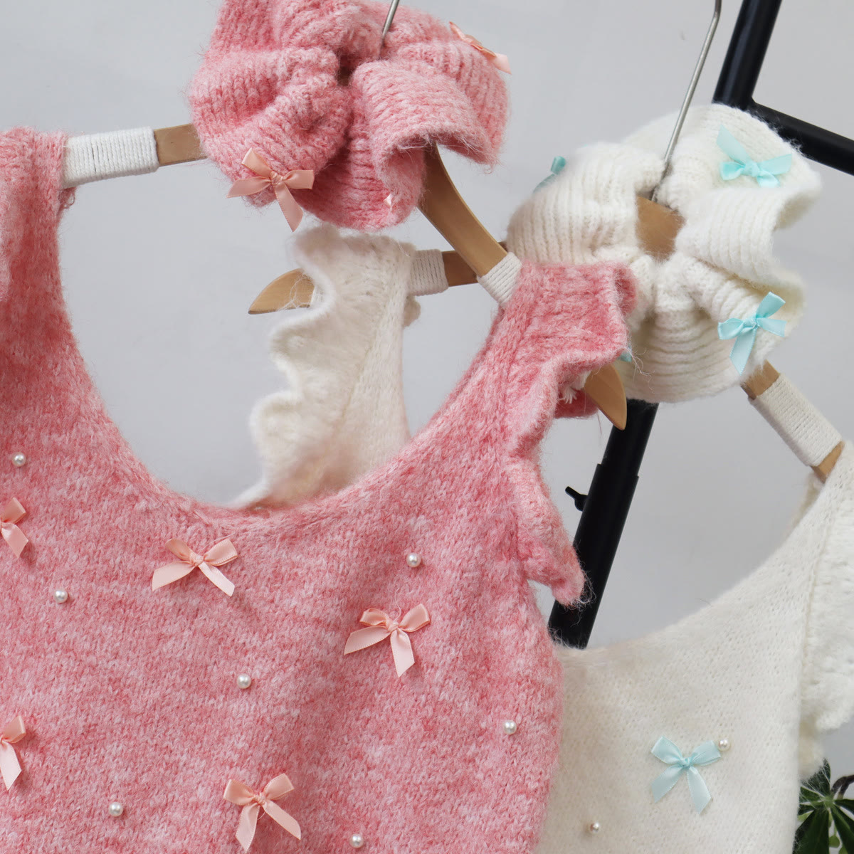 Bow Ruffle Trim Knit Vest - image 9