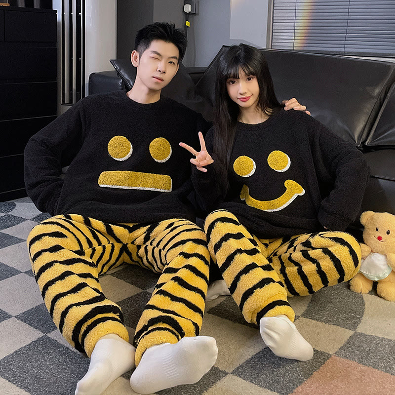 Cute Cartoon Coral Fleece Couple Pajamas - Smile - Men:3XL - image 5