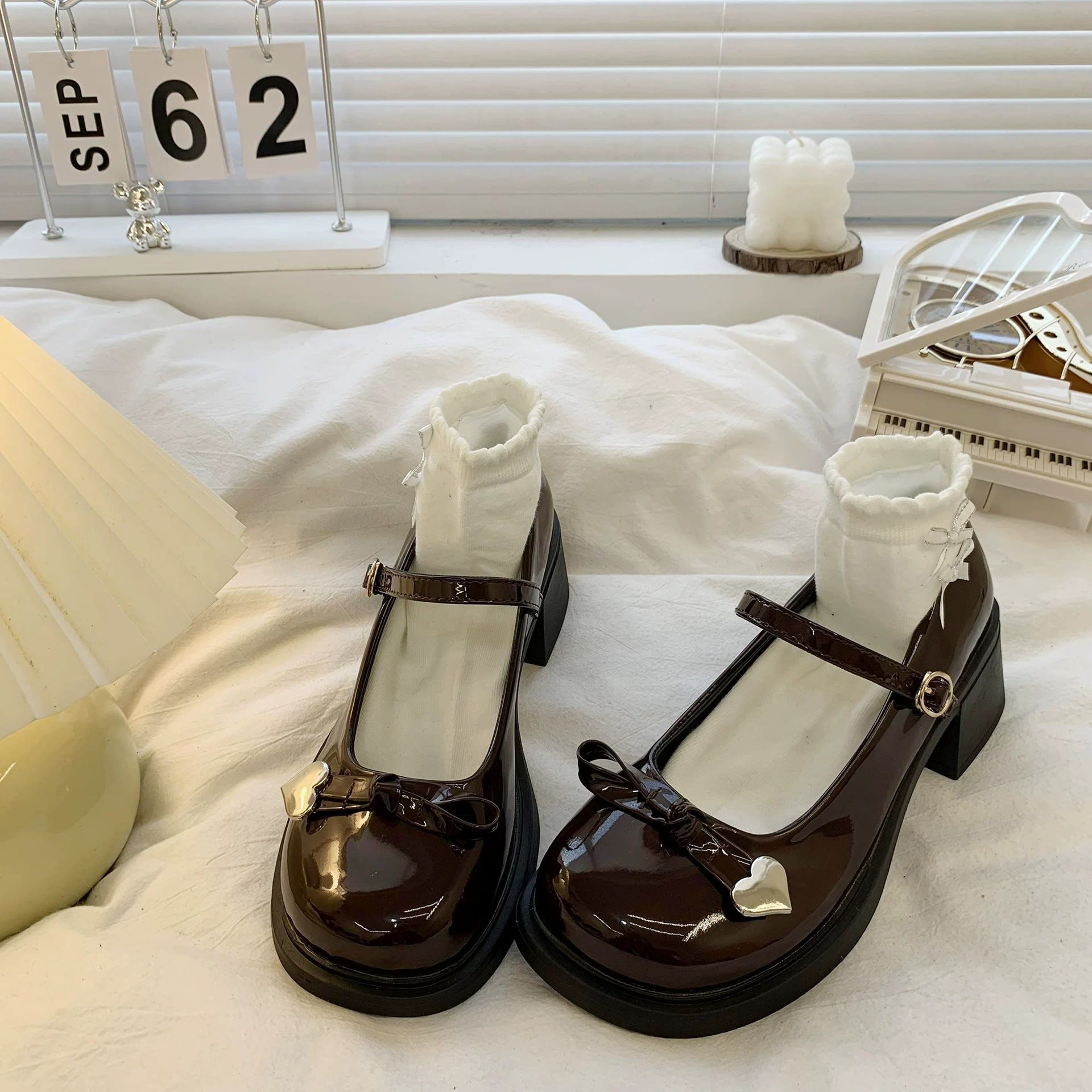 Chic Heart Strap Mary Jane Mid-Heel Shoes - image 7