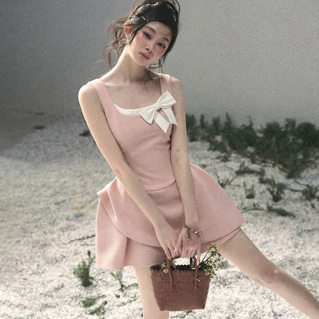 Square Neck Bow Spaghetti Strap Dress - image 10