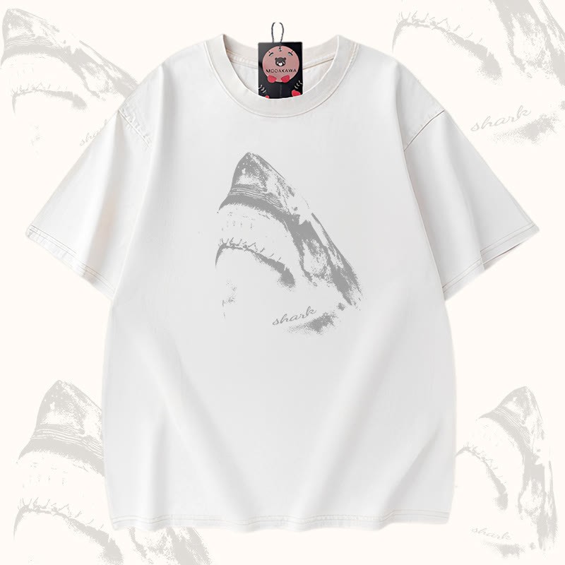 Modakawa Unisex Vintage Washed T-Shirt mit offenem Maul und Hai-Motiv - White - 5XL - image 4