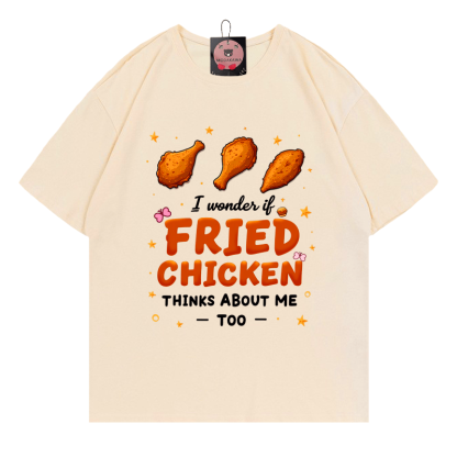 Ich frage mich, ob gebratenes Hähnchen auch an mich denkt – Modakawa T-Shirt mit Hähnchenschenkel-Print - Apricot - 5XL - image 3