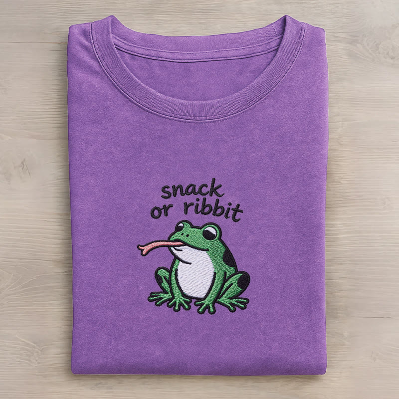 SNACK OR RIBBIT Frosch Grafik Unisex Vintage Washed T-Shirt - Purple - 5XL - image 4