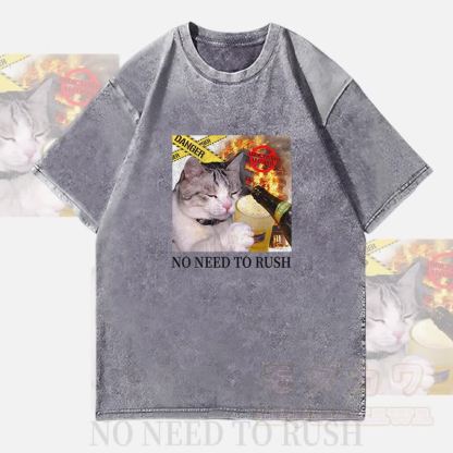 MODAKAWA NO NEED TO RUSH Trinkkatze Grafik Unisex Vintage Washed T-Shirt - Grau - 4XL - image 3