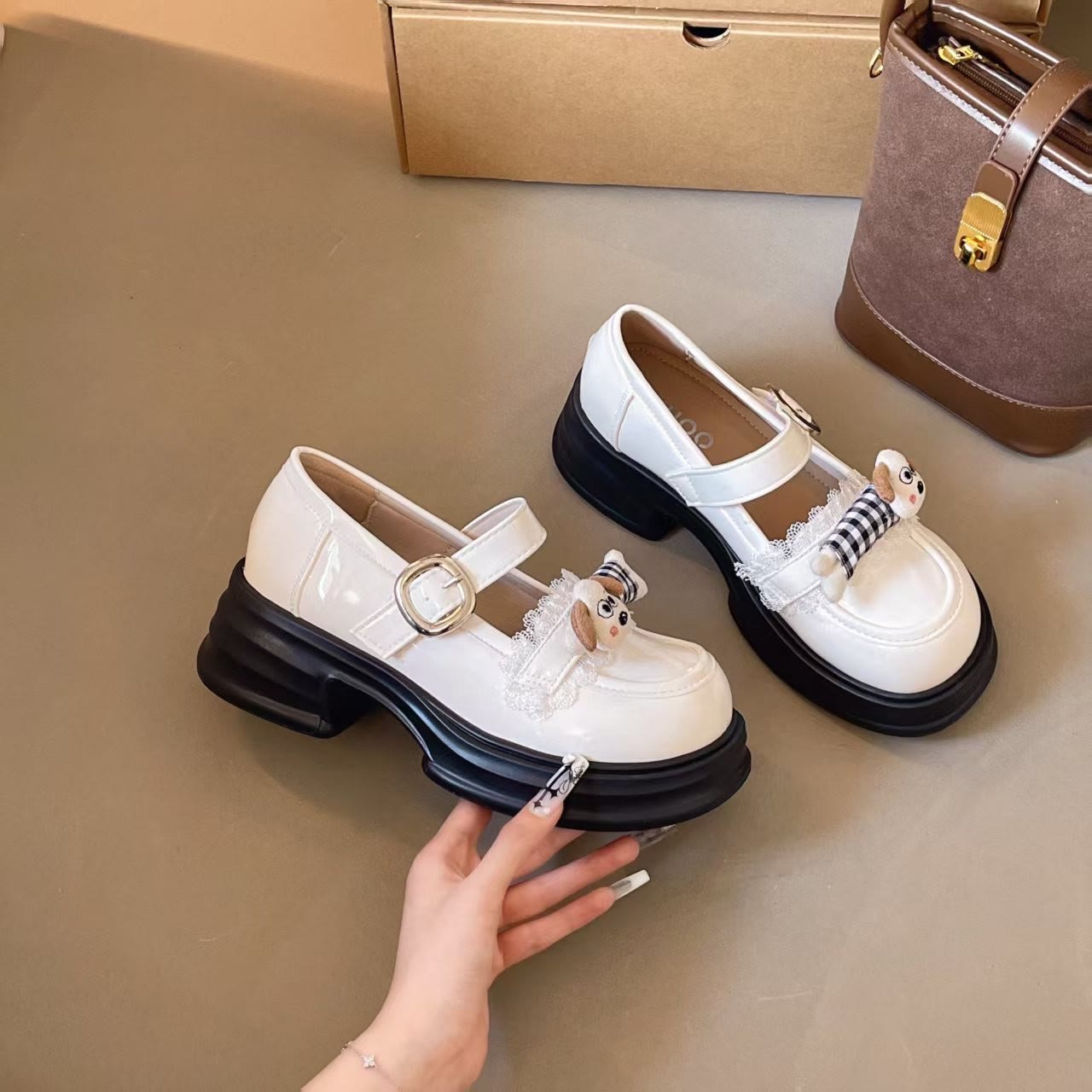Niedliche Mary Jane Plateau-Schuhe mit Cartoon-Hund - image 10