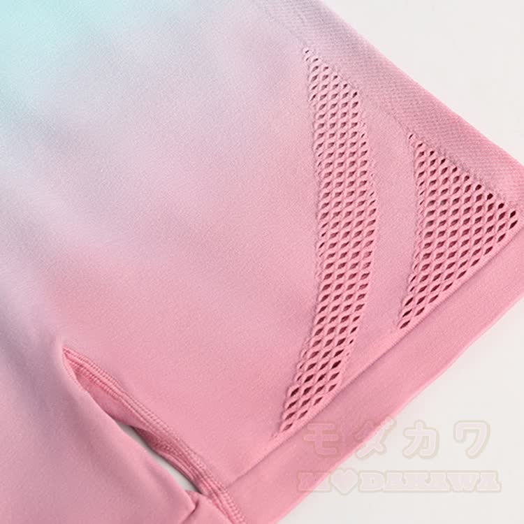 Zweiteiliges Set: Sporttop mit Farbverlauf und asymmetrischer Schulterpartie, Shorts und Top mit Farbverlauf - image 6