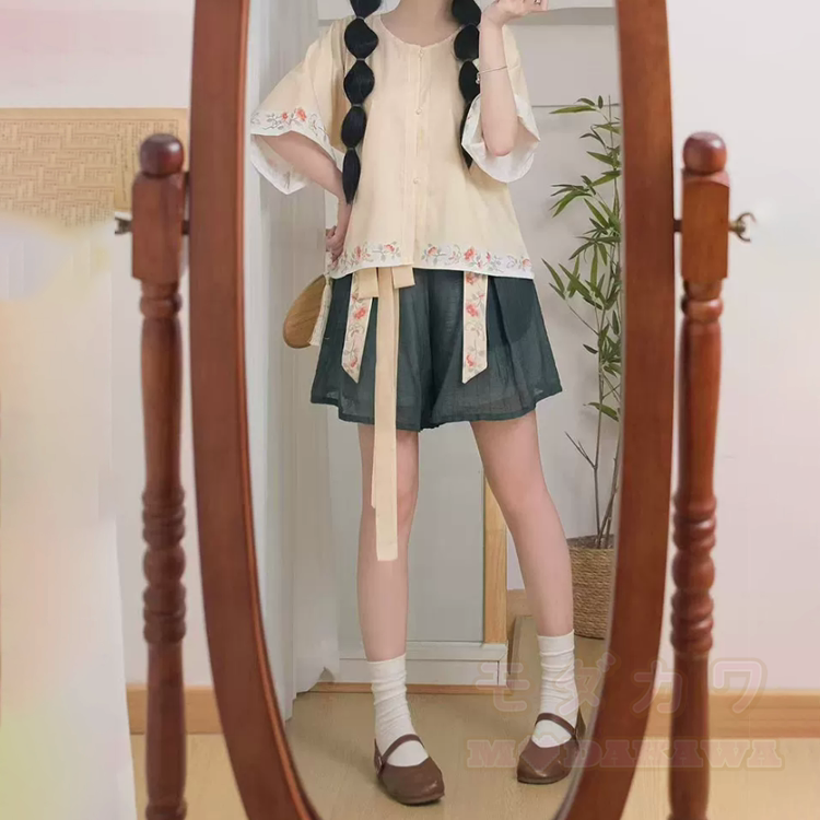 Zweiteiliges Set im chinesischen Blumenstil: Oberteil und Shorts - image 9