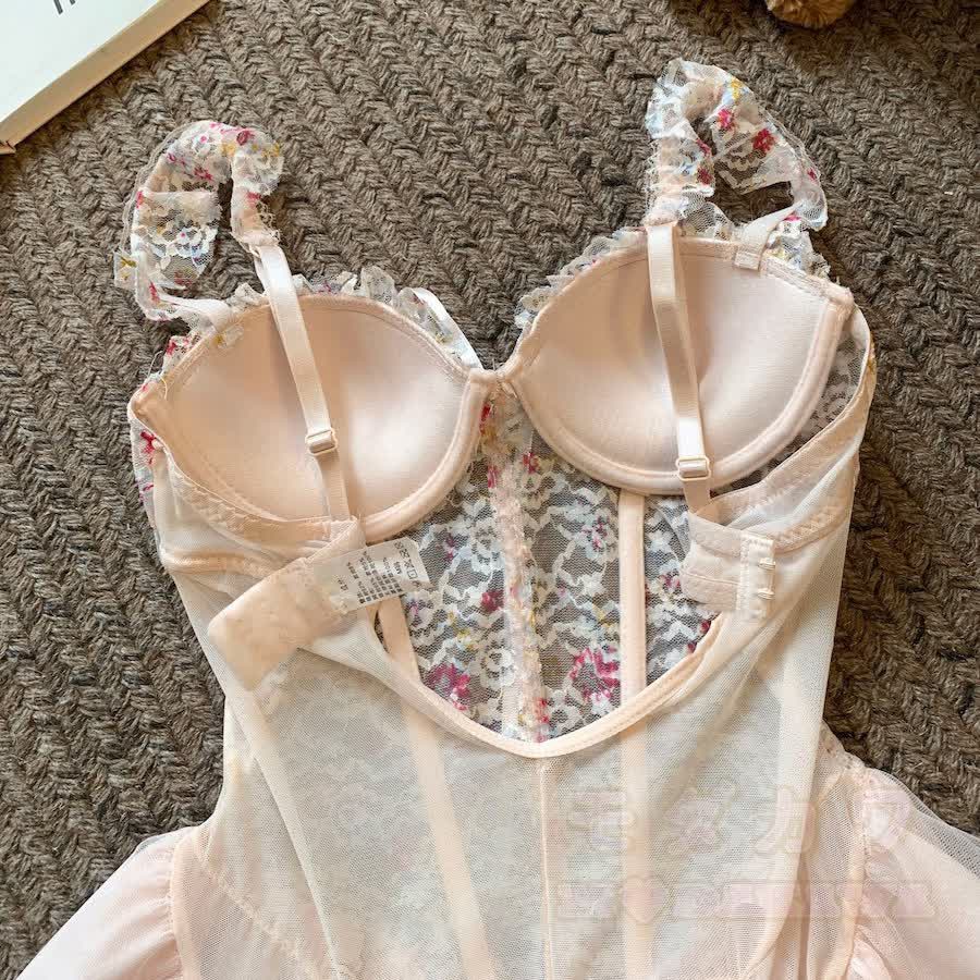 Damen-Korsettkleid aus floraler Spitze mit Rüschen und kokettem Rüschenbustier - image 7