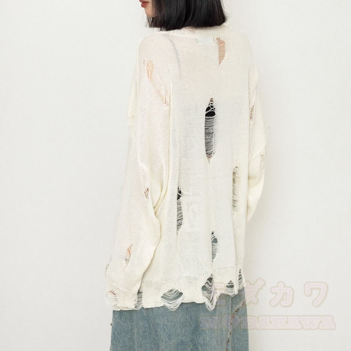 Oberteil mit Schmetterlingsmotiv im Used-Look, dazu passende Jeans mit weitem Bein - image 6