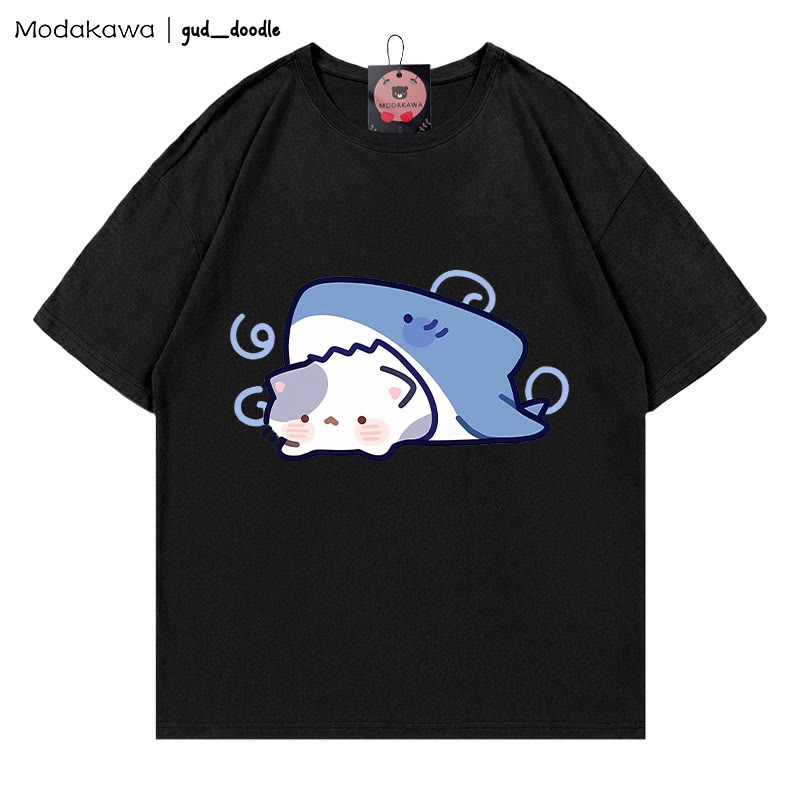 Modakawa x gud_doodle T-Shirt „Shark Kitty“ aus 100 % Baumwolle von Modakawa - Black - 5XL - image 3