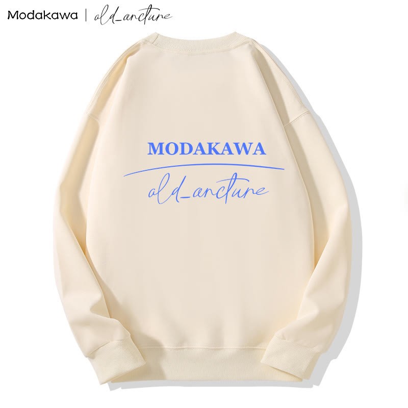 MODAKAWA X old_arcture Sweatshirt mit Aufdruck „Blondes Mädchen bürstet Haare“ und Rundhalsausschnitt - image 2