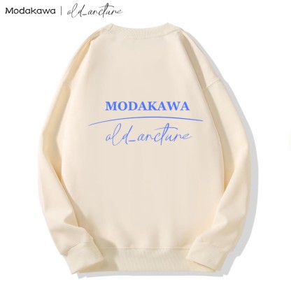 MODAKAWA X old_arcture Sweatshirt mit Aufdruck „Blondes Mädchen bürstet Haare“ und Rundhalsausschnitt - image 2