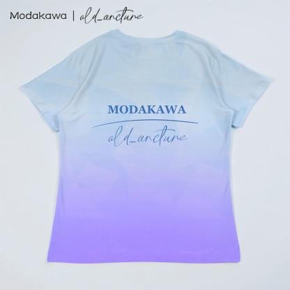MODAKAWA X old_arcture T-Shirt mit Farbverlauf und Blaubeerkuchen-Buchstabendruck - image 2