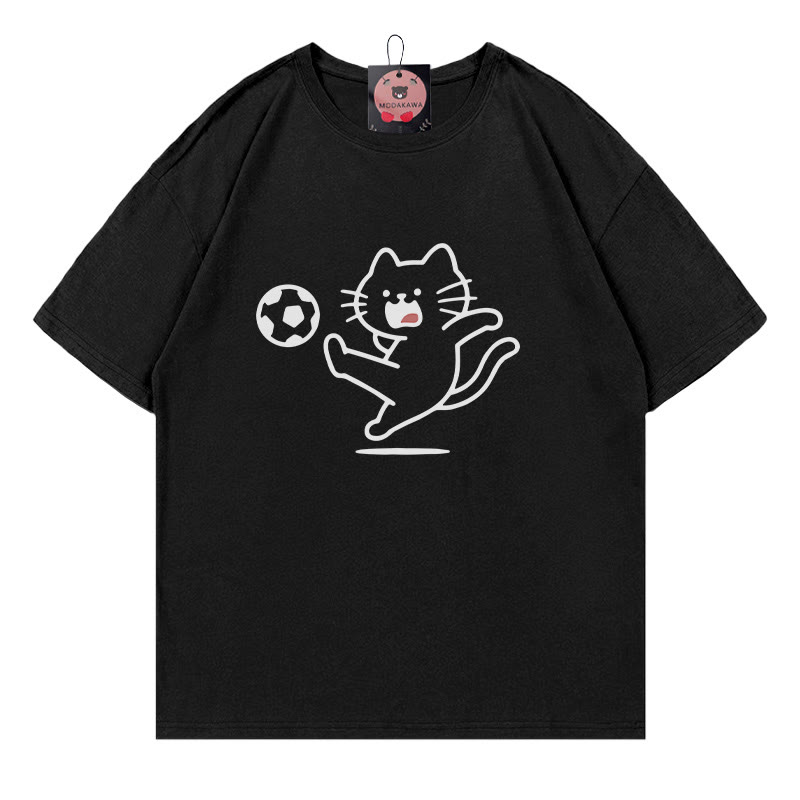 T-Shirt mit Katzenmotiv beim Fußballspielen - Black - 5XL - image 4