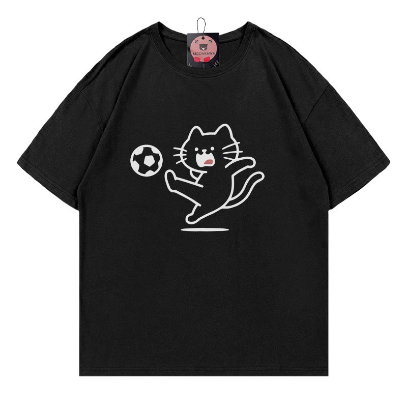 T-Shirt mit Katzenmotiv beim Fußballspielen - Black - 5XL - image 4