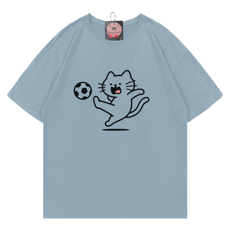 T-Shirt mit Katzenmotiv beim Fußballspielen - Slate Blue - 5XL - image 2
