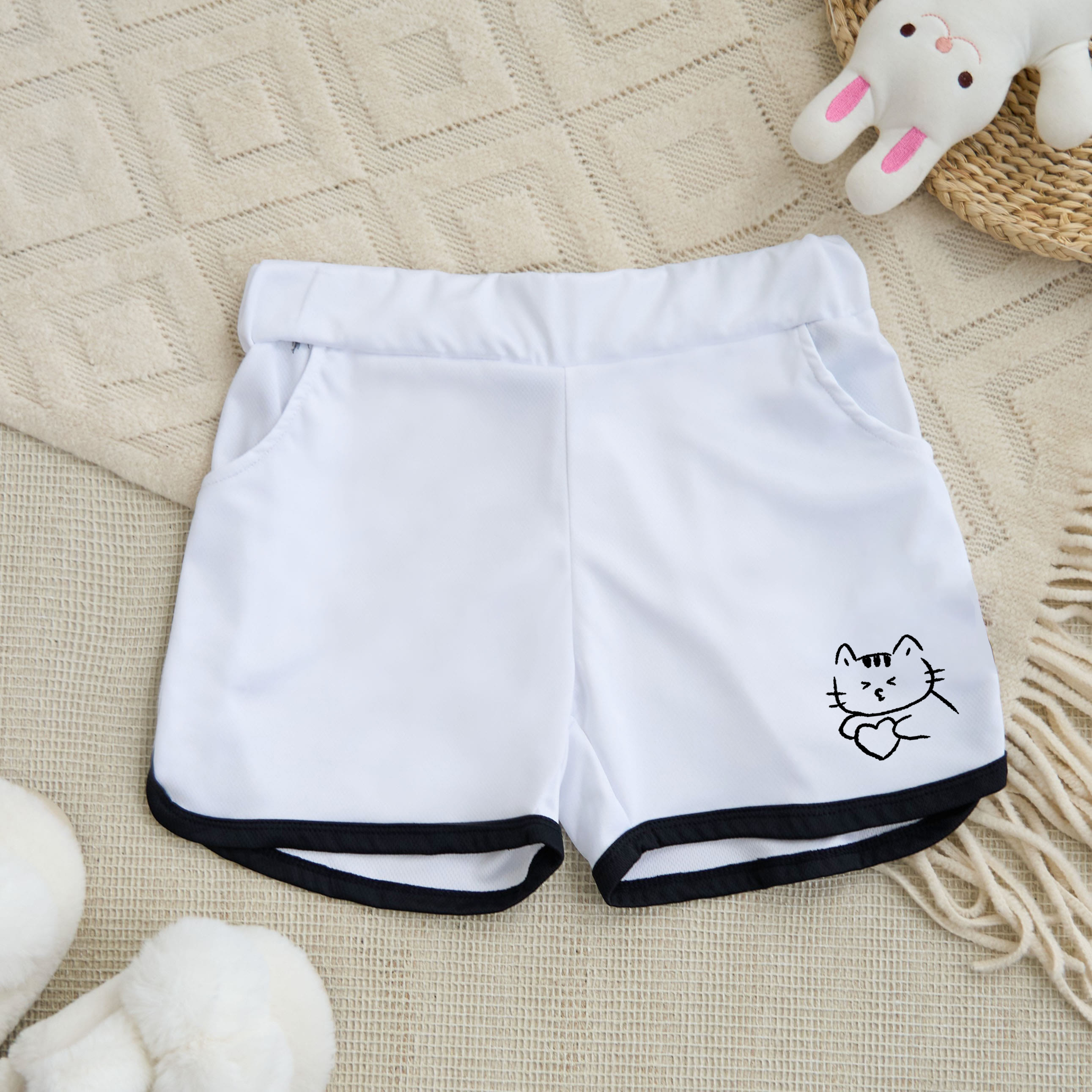 Freizeitshorts mit Kitty-Buchstabendruck - White - 5XL - image 1