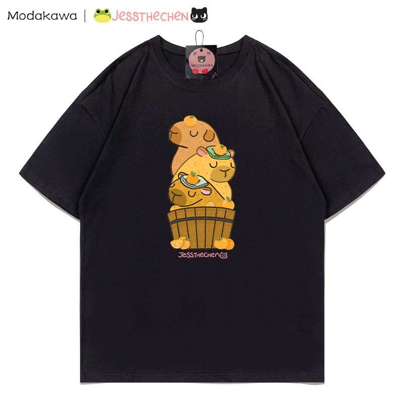 MODAKAWA X jessthechen Stacked Capybaras Grafik-T-Shirt - Black - 5XL - image 2