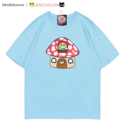 MODAKAWA X jessthechen Frosch im Pilzhaus Grafik-T-Shirt - Blue - 5XL - image 1