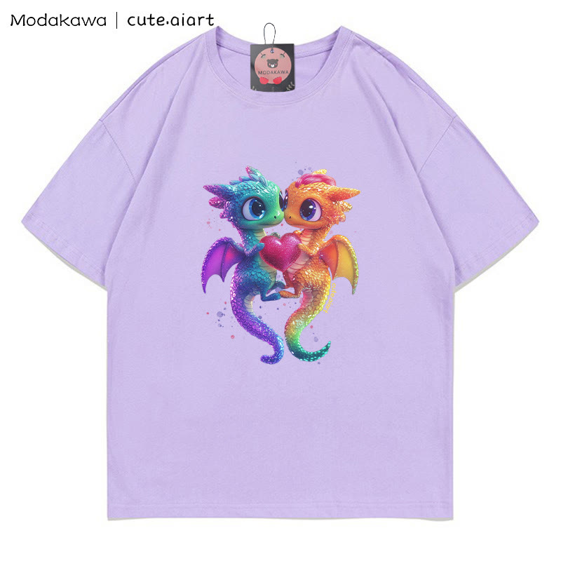 T-Shirt mit Grafik zweier kuschelnder Babydrachen - Purple - 5XL - image 2